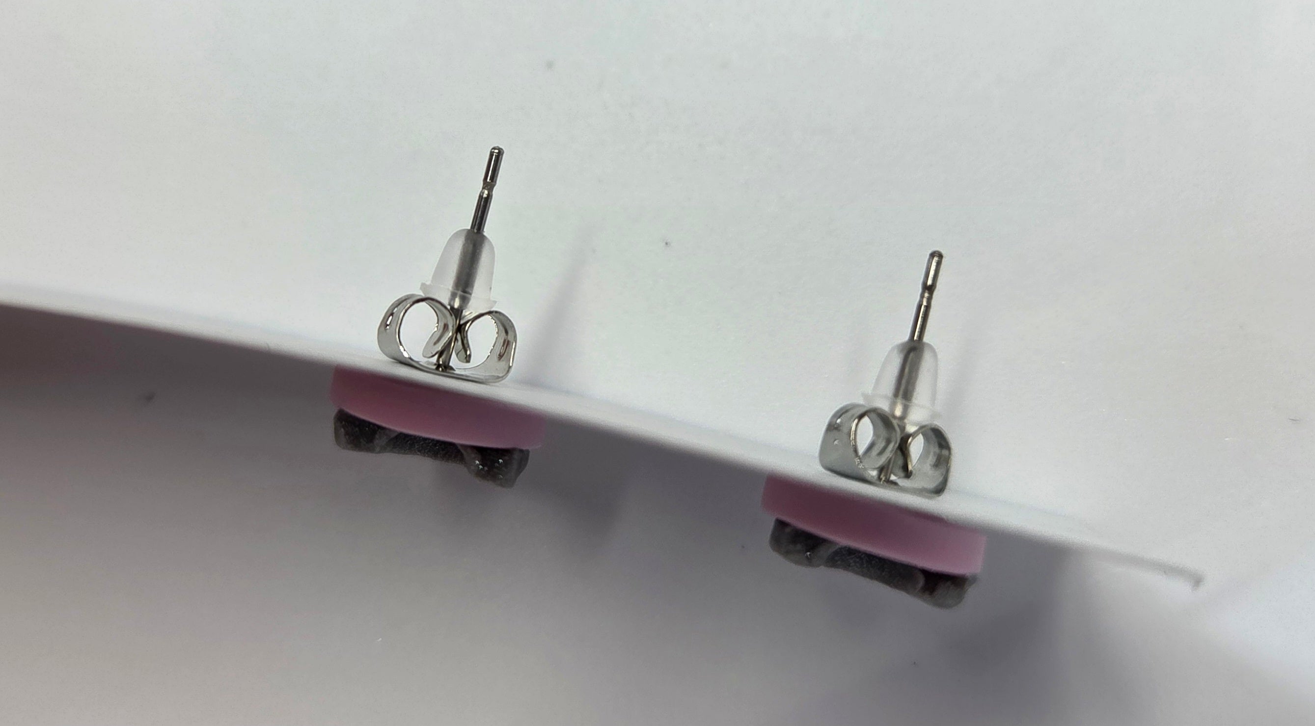 Lucky Horse Shoe Stud Earrings!