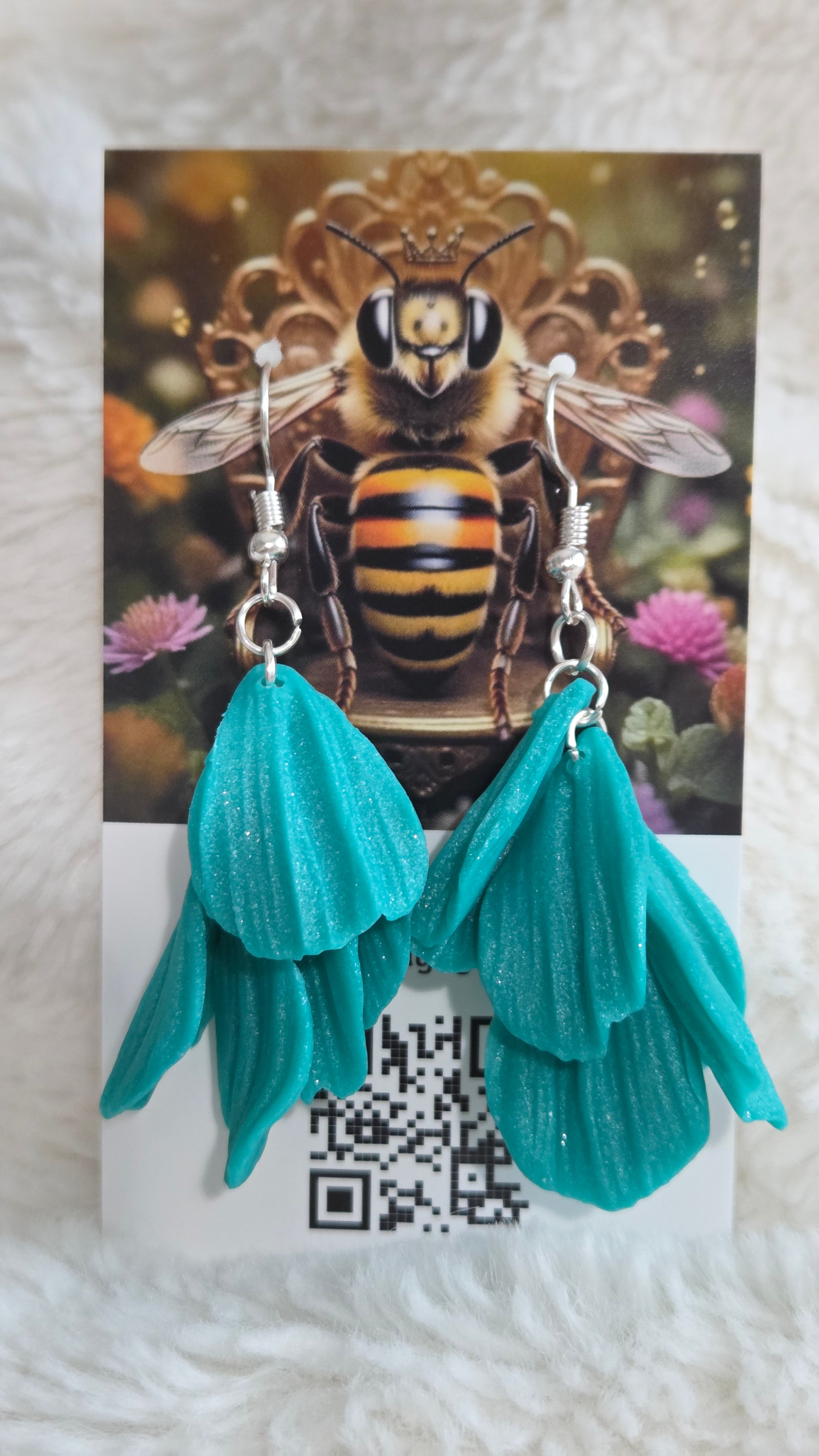 ELEGANT FLOWER PETAL DANGLE EARRING!
