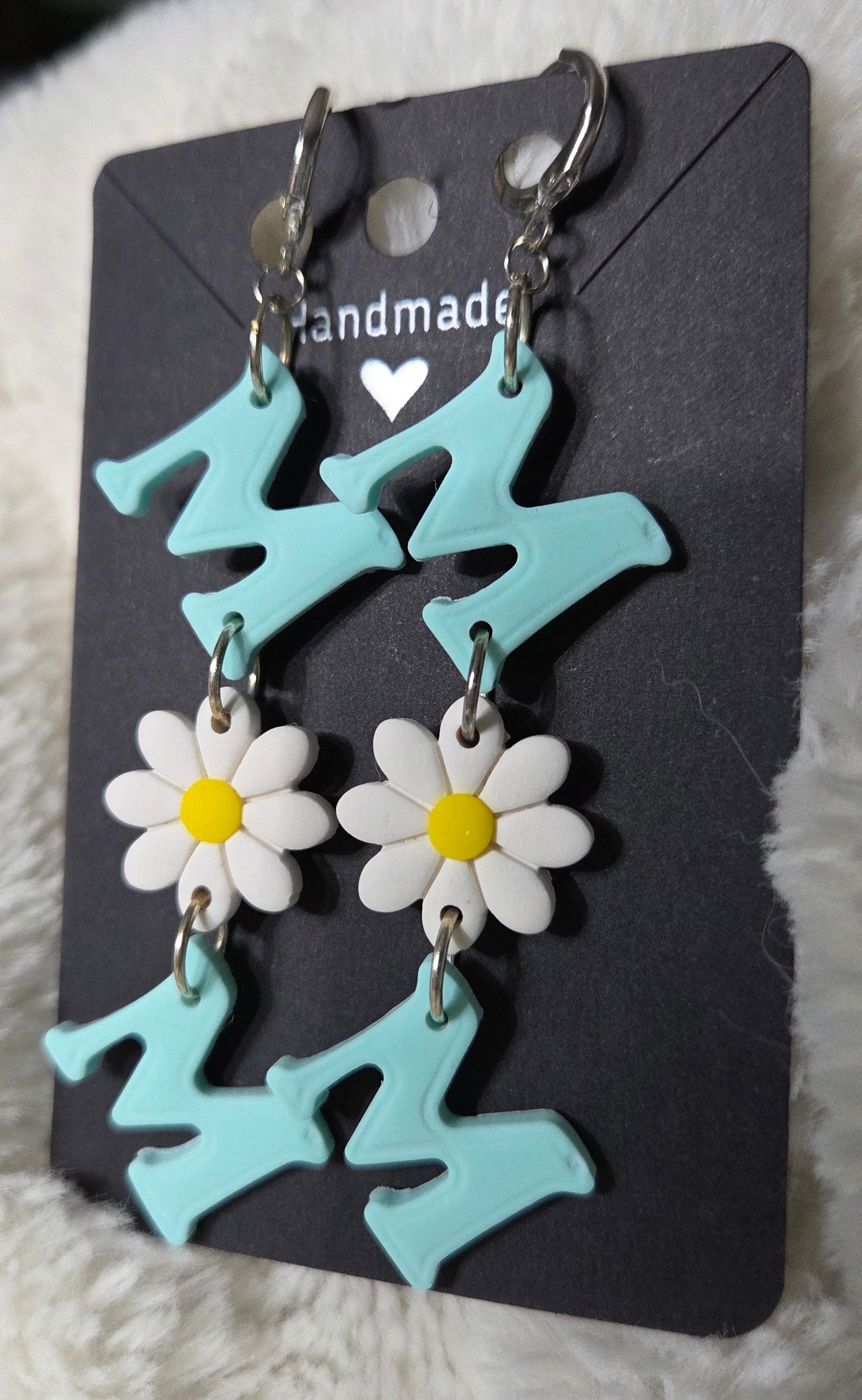MOM DASIY DANGLE EARRINGS!
