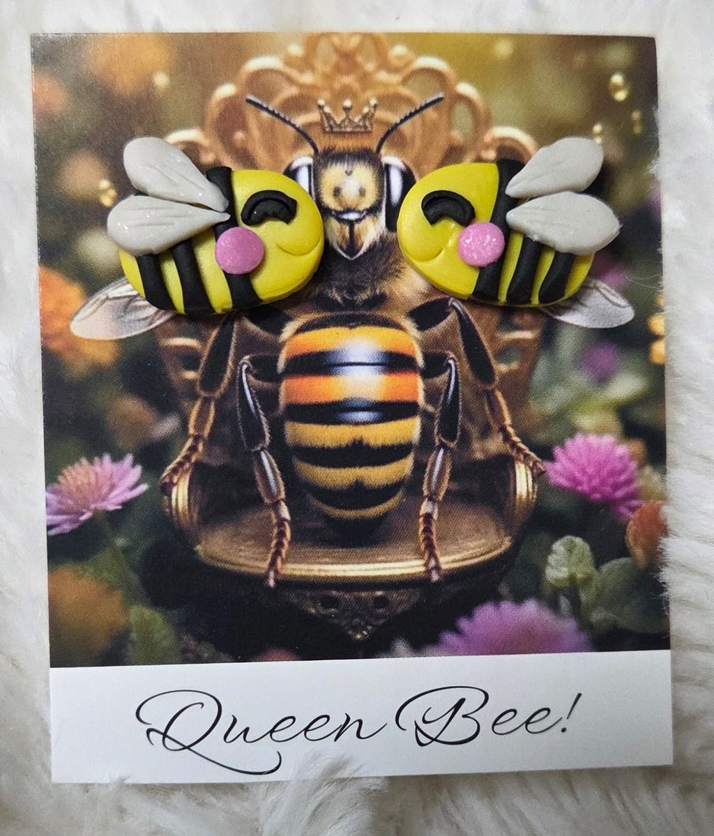 HAPPY BEE STUD EARRINGS!