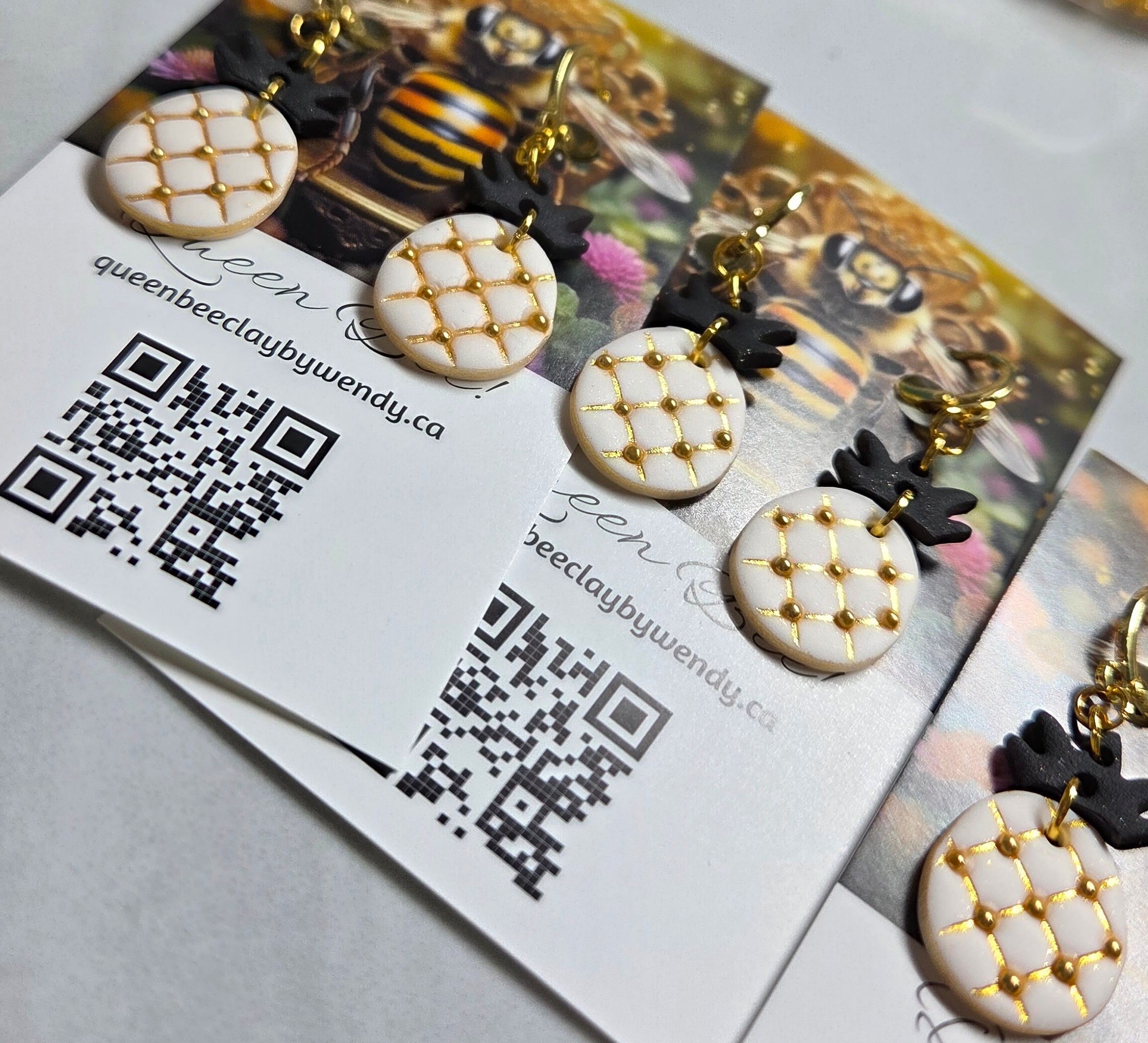 18K LUXURY PINEAPPLE DANGLE EARRINGS!