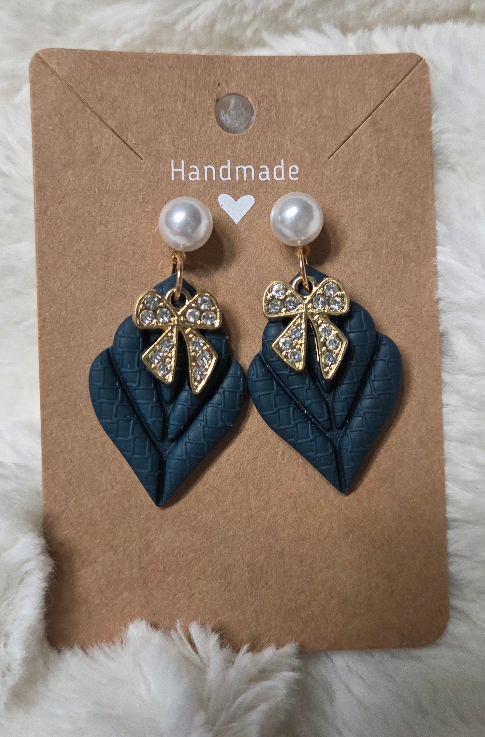 NAVY BLUE GOLD BOW WITH PEARL STUD EARRING!