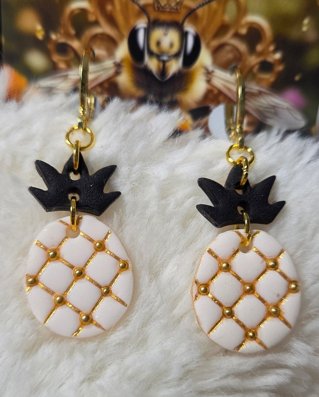 18K LUXURY PINEAPPLE DANGLE EARRINGS!