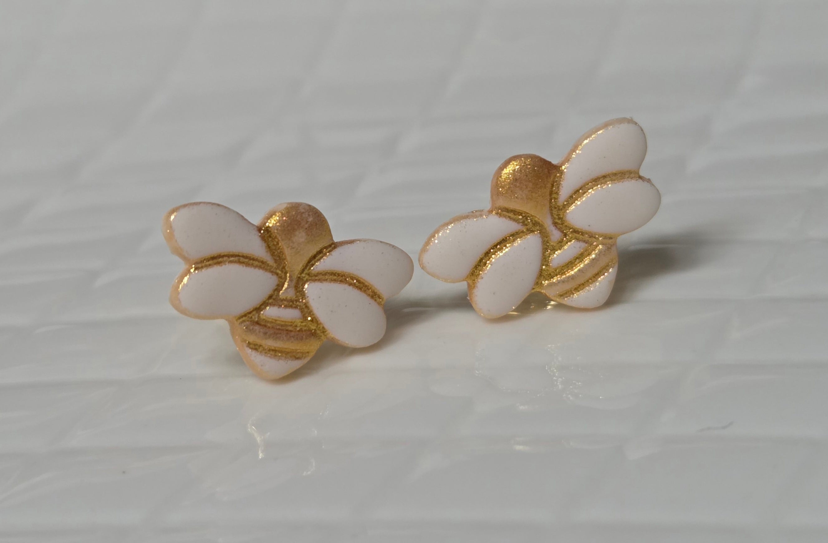GOLDEN BEE STUD EARRINGS!