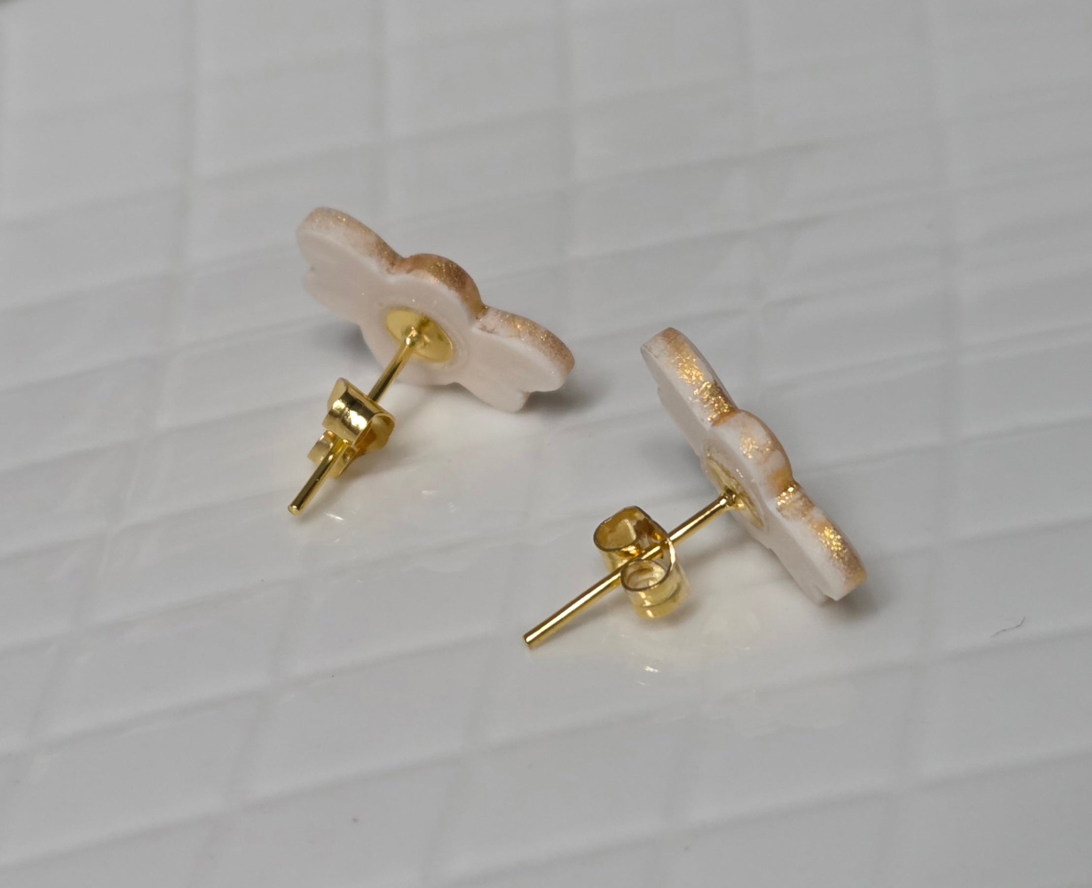 GOLDEN BEE STUD EARRINGS!