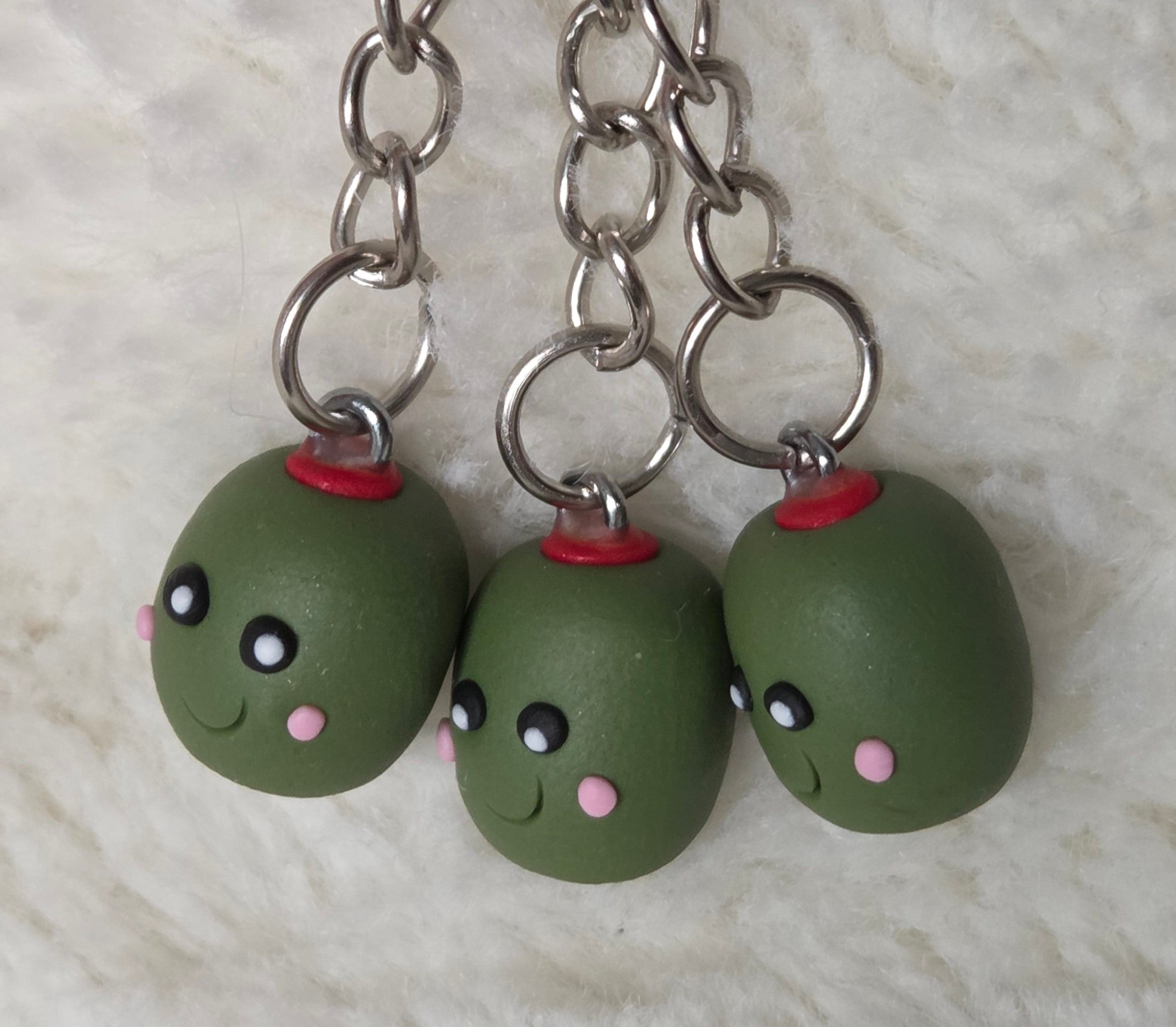 HAPPY OLIVE KEYCHAIN!