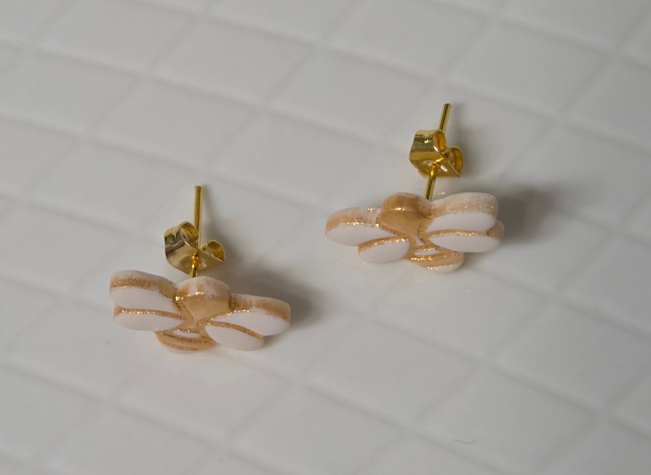 GOLDEN BEE STUD EARRINGS!